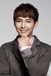 炎亚纶被传与汪东城不和 坦言:没有关注他的戏